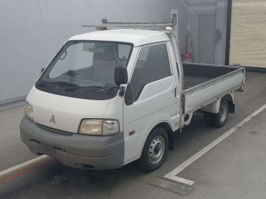 2006 Mitsubishi Delica Truck