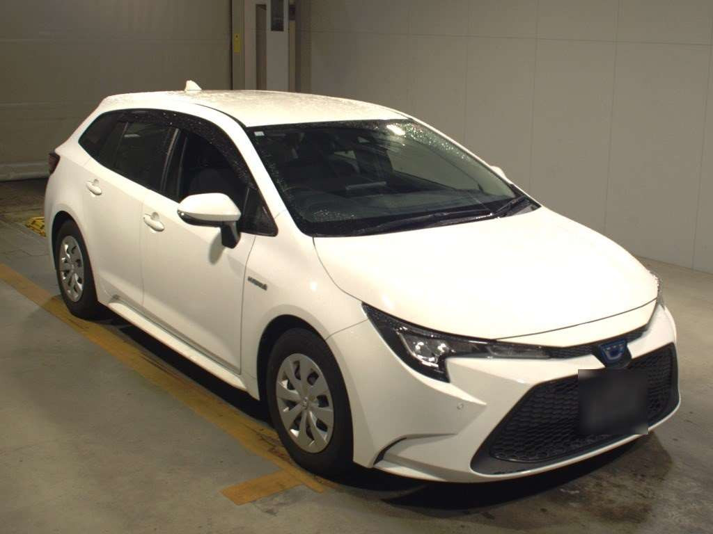 2020 Toyota Corolla Touring Wagon ZWE211W[2]