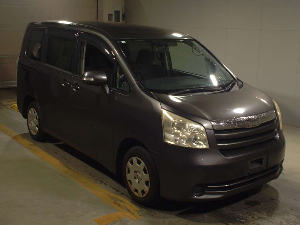 2008 Toyota Noah ZRR70G[2]