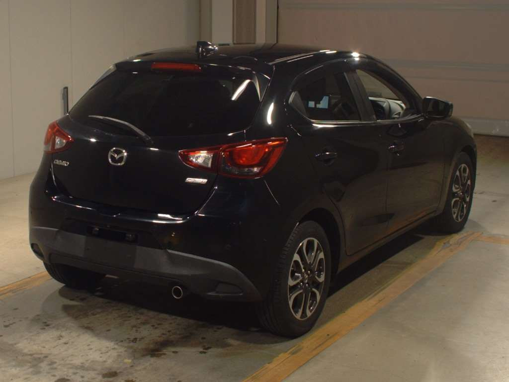 2016 Mazda Demio DJ5FS[1]