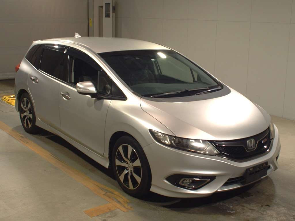 2016 Honda Jade FR5[2]