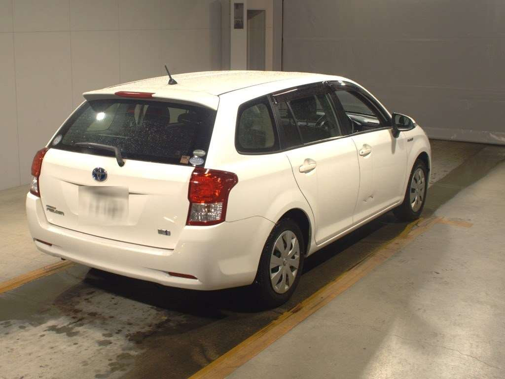 2014 Toyota Corolla Fielder NKE165G[1]