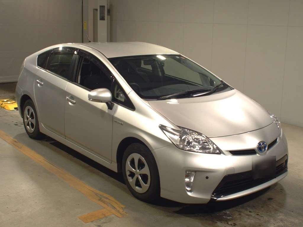 2013 Toyota Prius ZVW30[2]