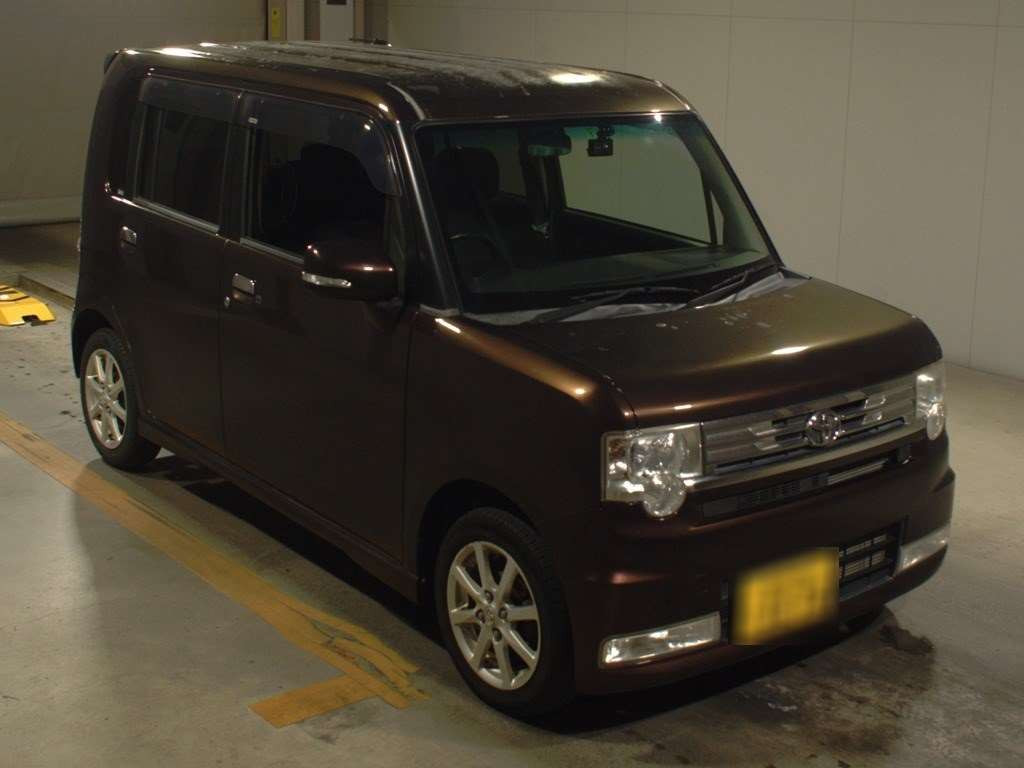 2012 Toyota Pixis Space L575A[2]