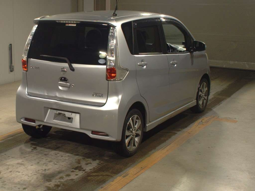 2014 Nissan DAYZ B21W[1]