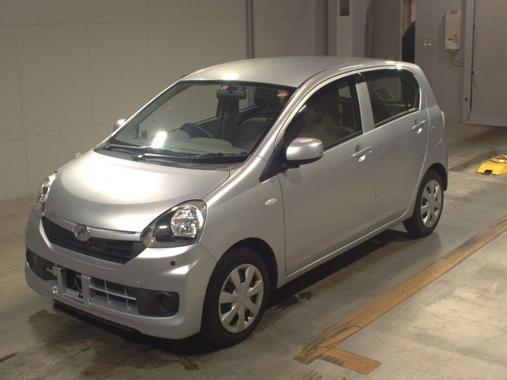 2015 Daihatsu Mira es LA300S[0]