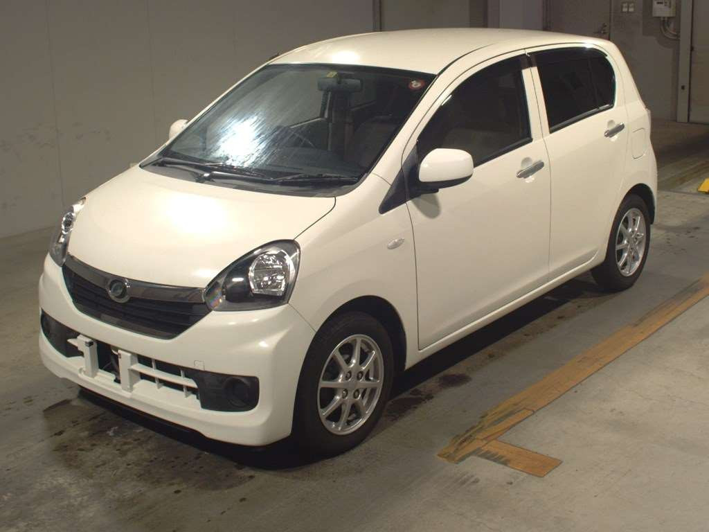 2015 Daihatsu Mira es LA300S[0]