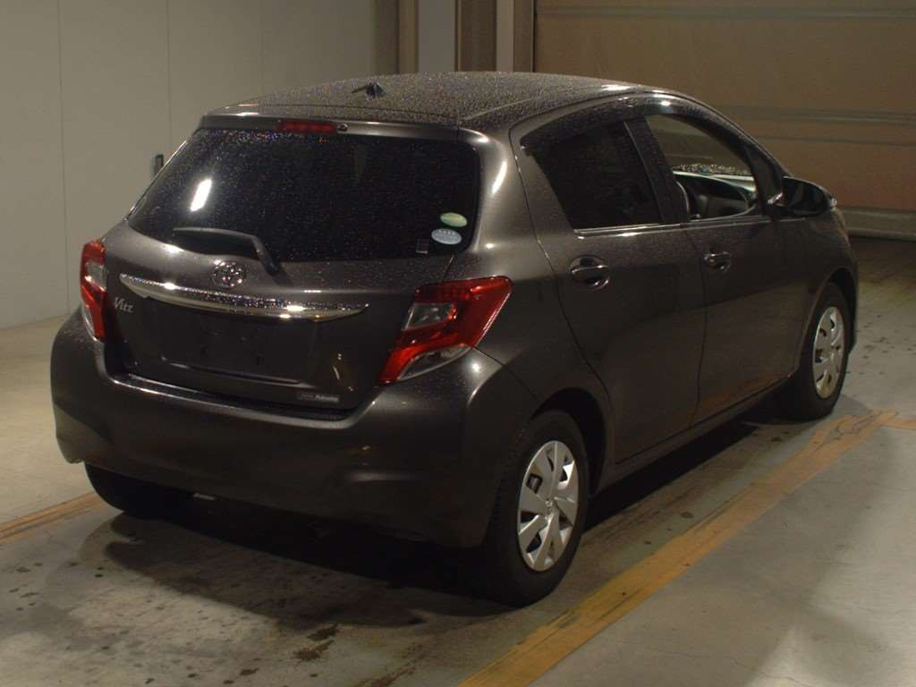 2014 Toyota Vitz NSP130[1]