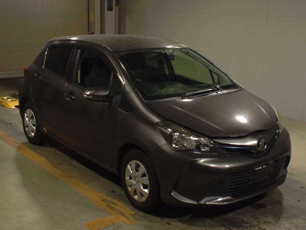 2014 Toyota Vitz NSP130[2]