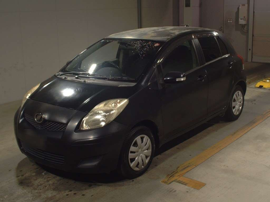 2010 Toyota Vitz SCP90[0]