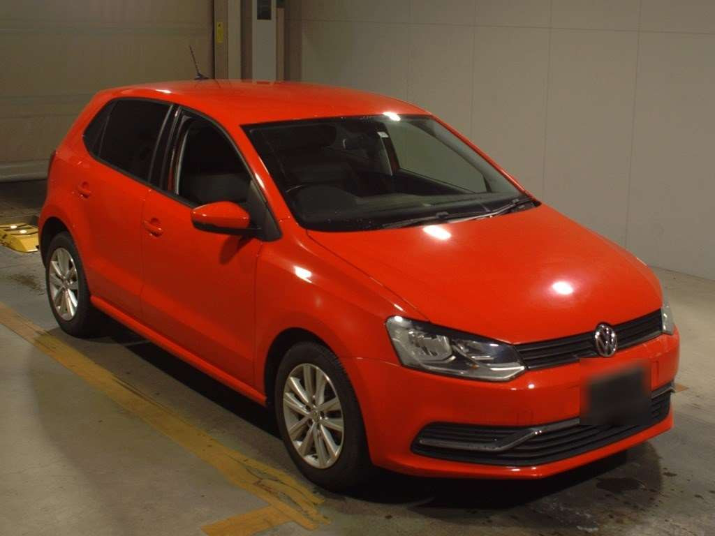 2016 Volkswagen Polo 6RCJZ[2]