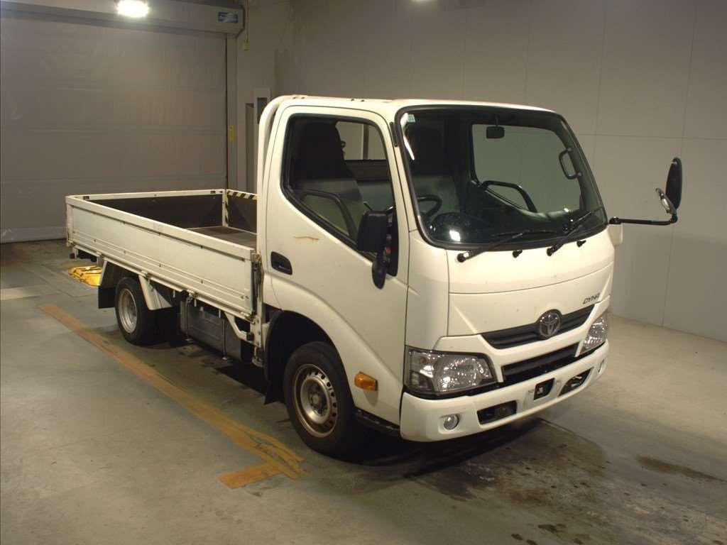 2017 Toyota Dyna Truck KDY231[2]