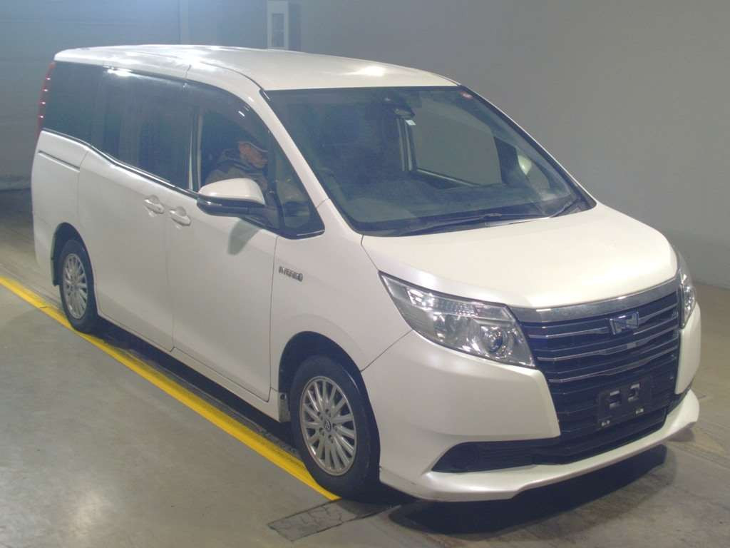 2016 Toyota Noah ZWR80G[2]