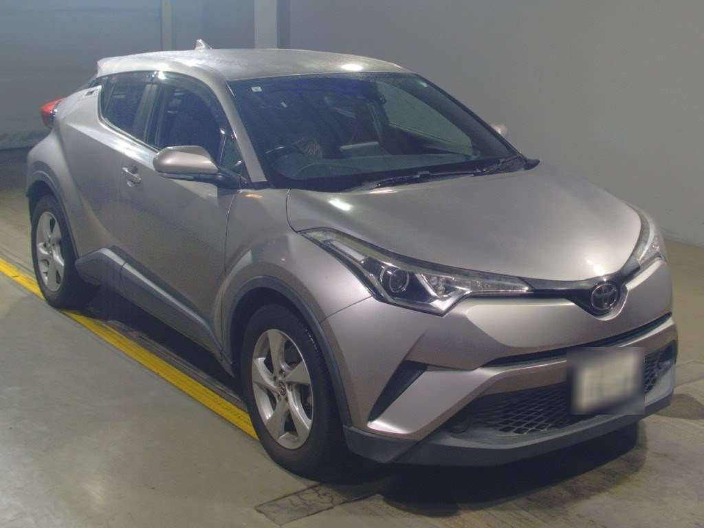 2017 Toyota C-HR NGX50[2]