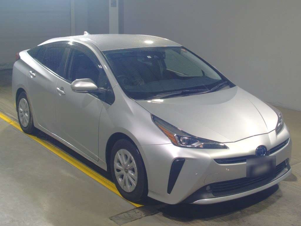 2021 Toyota Prius ZVW55[2]