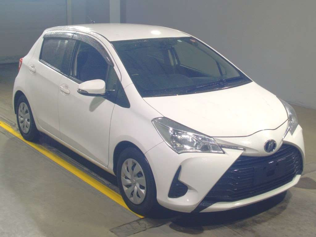 2017 Toyota Vitz NSP130[2]