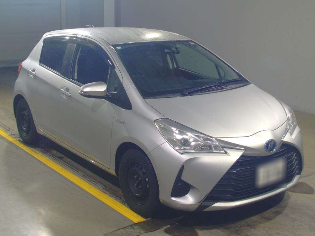 2018 Toyota Vitz NHP130[2]