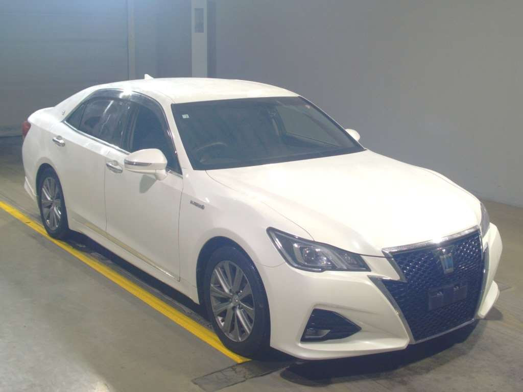 2016 Toyota Crown Hybrid AWS210[2]