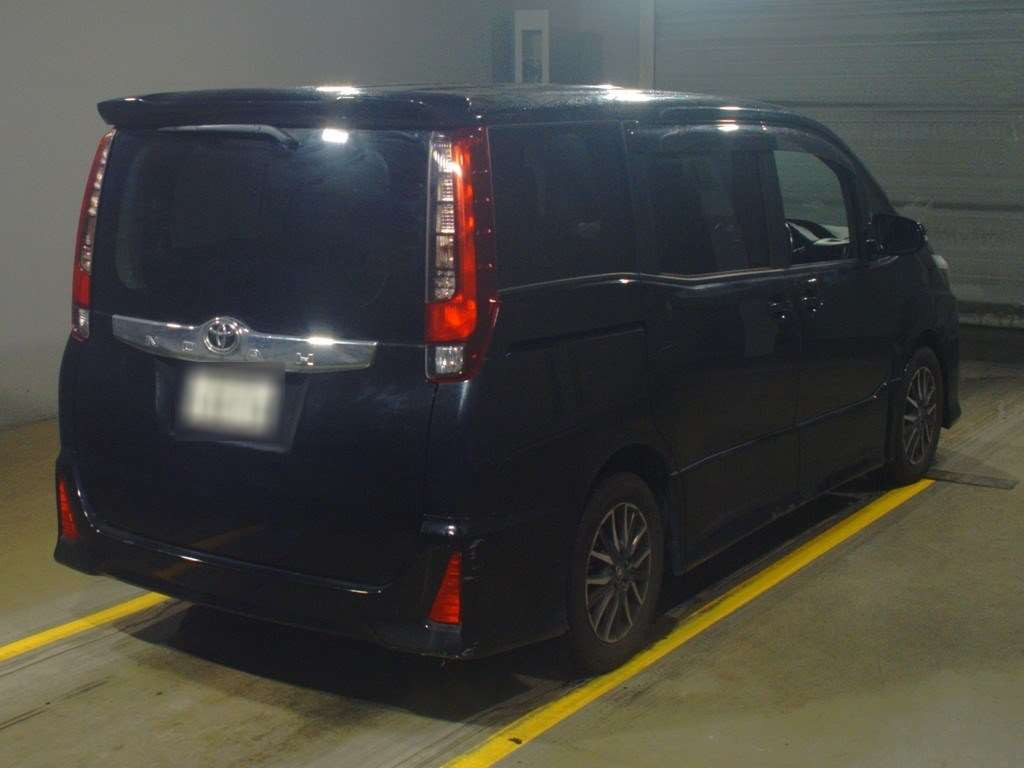 2014 Toyota Noah ZRR80W[1]