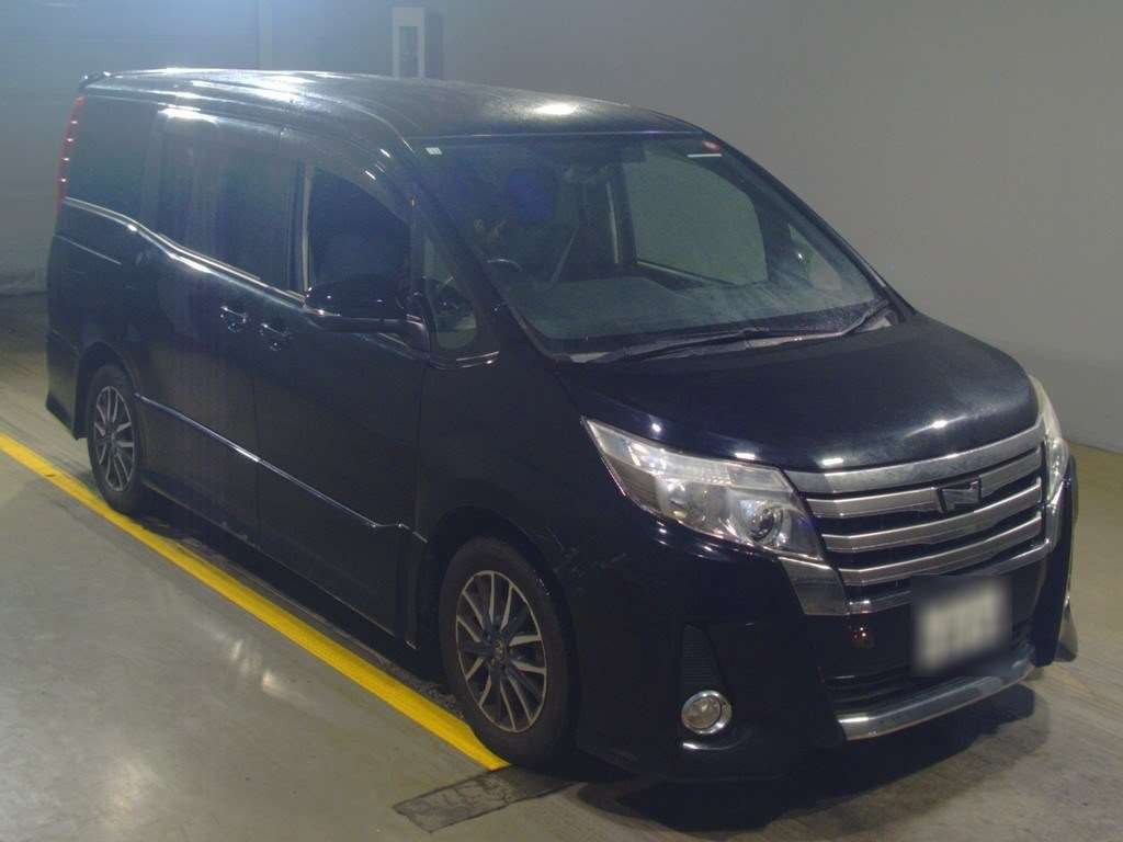 2014 Toyota Noah ZRR80W[2]