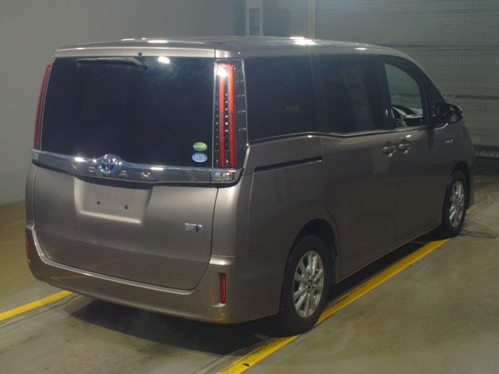 2018 Toyota Noah ZWR80G[1]