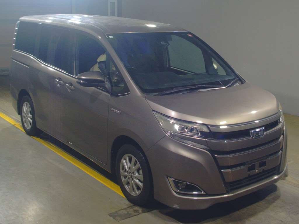 2018 Toyota Noah ZWR80G[2]