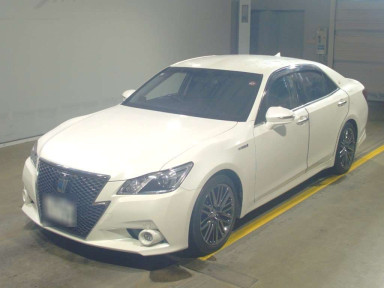 2014 Toyota Crown Hybrid