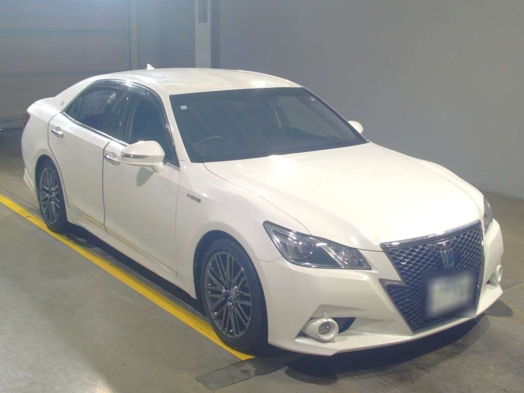 2014 Toyota Crown Hybrid AWS210[2]