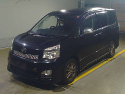 2013 Toyota Voxy