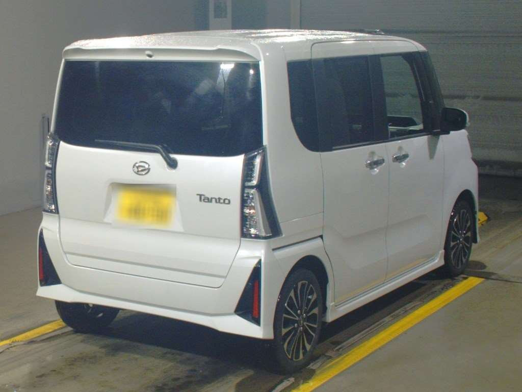 2023 Daihatsu Tanto Custom LA650S[1]