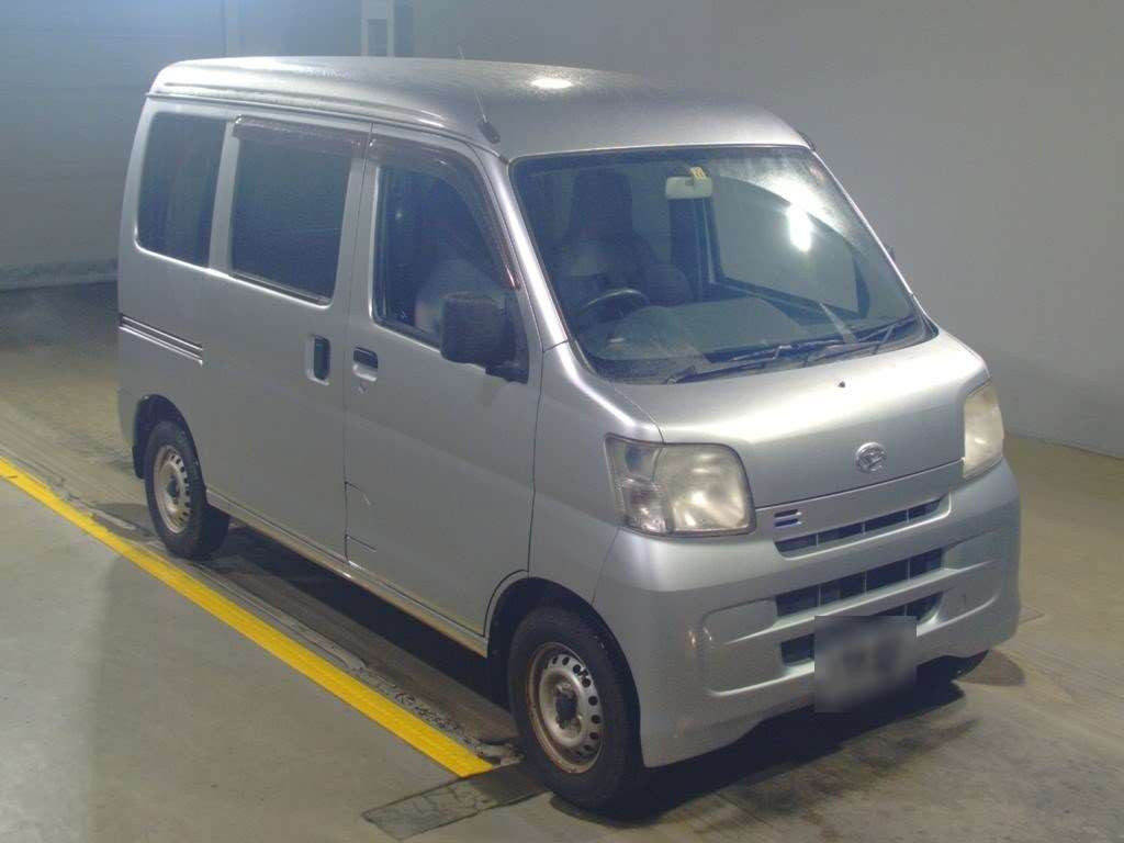 2016 Daihatsu Hijet Cargo S321V[2]