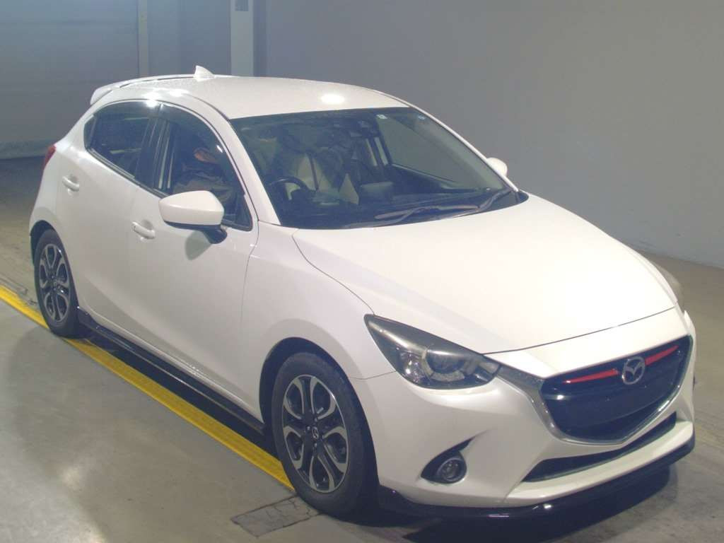 2016 Mazda Demio DJ5FS[2]