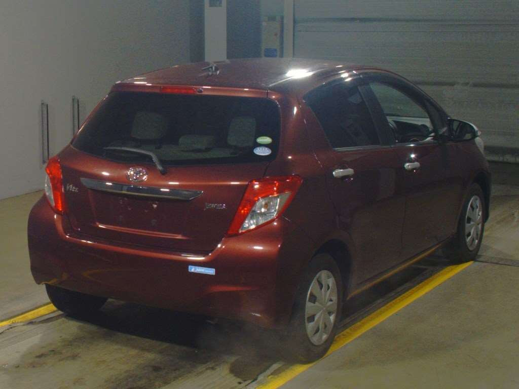 2013 Toyota Vitz KSP130[1]