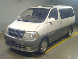 2000 Toyota Granvia