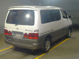 2000 Toyota Granvia