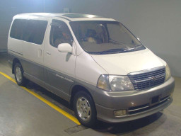 2000 Toyota Granvia