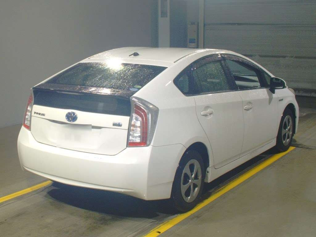 2013 Toyota Prius ZVW30[1]