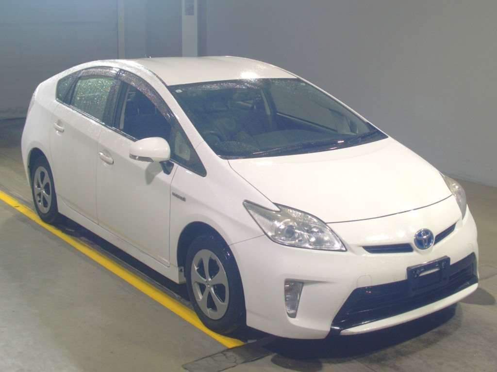 2013 Toyota Prius ZVW30[2]