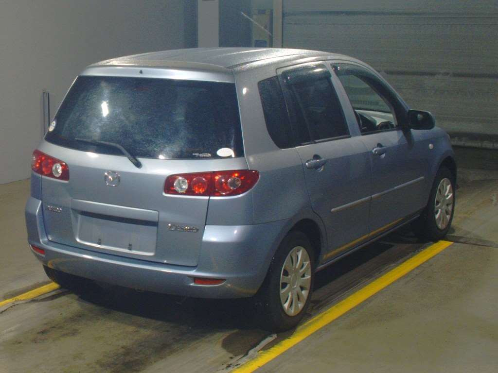 2004 Mazda Demio DY3W[1]