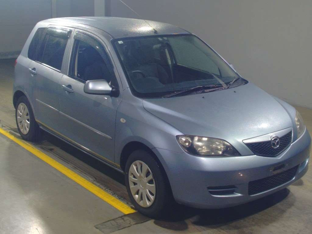 2004 Mazda Demio DY3W[2]