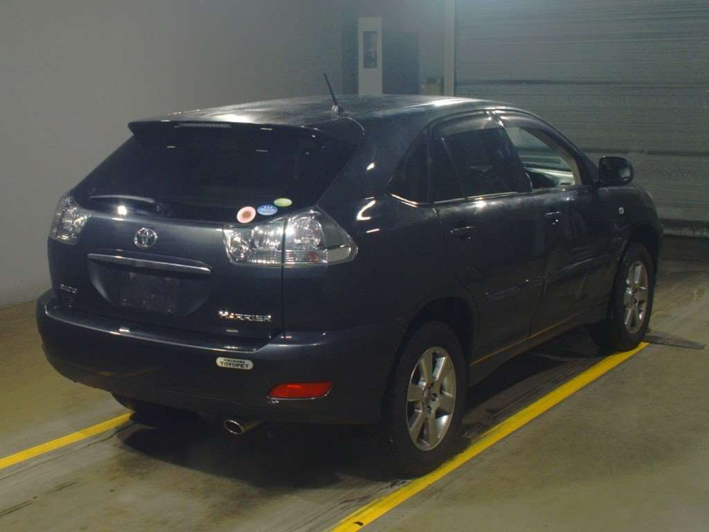 2005 Toyota Harrier ACU30W[1]