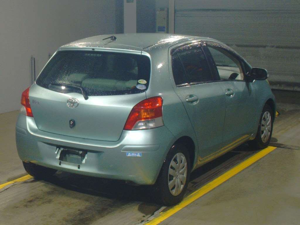 2008 Toyota Vitz SCP90[1]