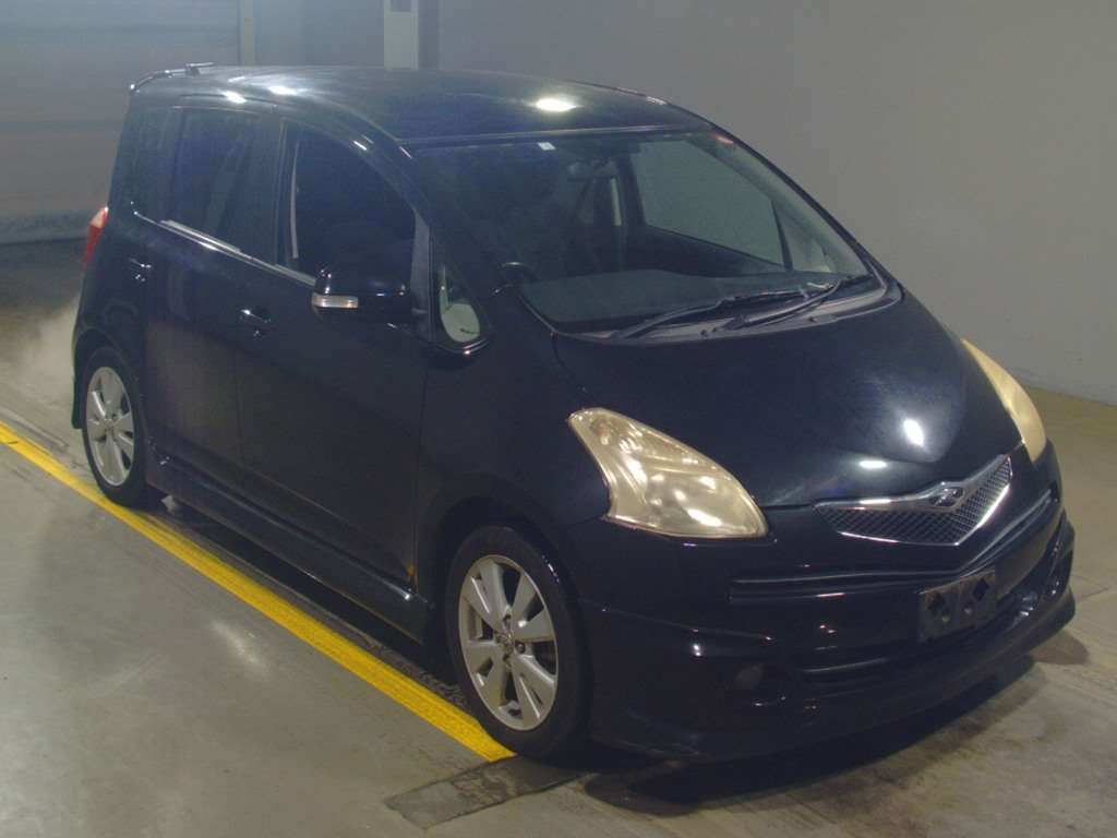 2005 Toyota Ractis NCP100[2]