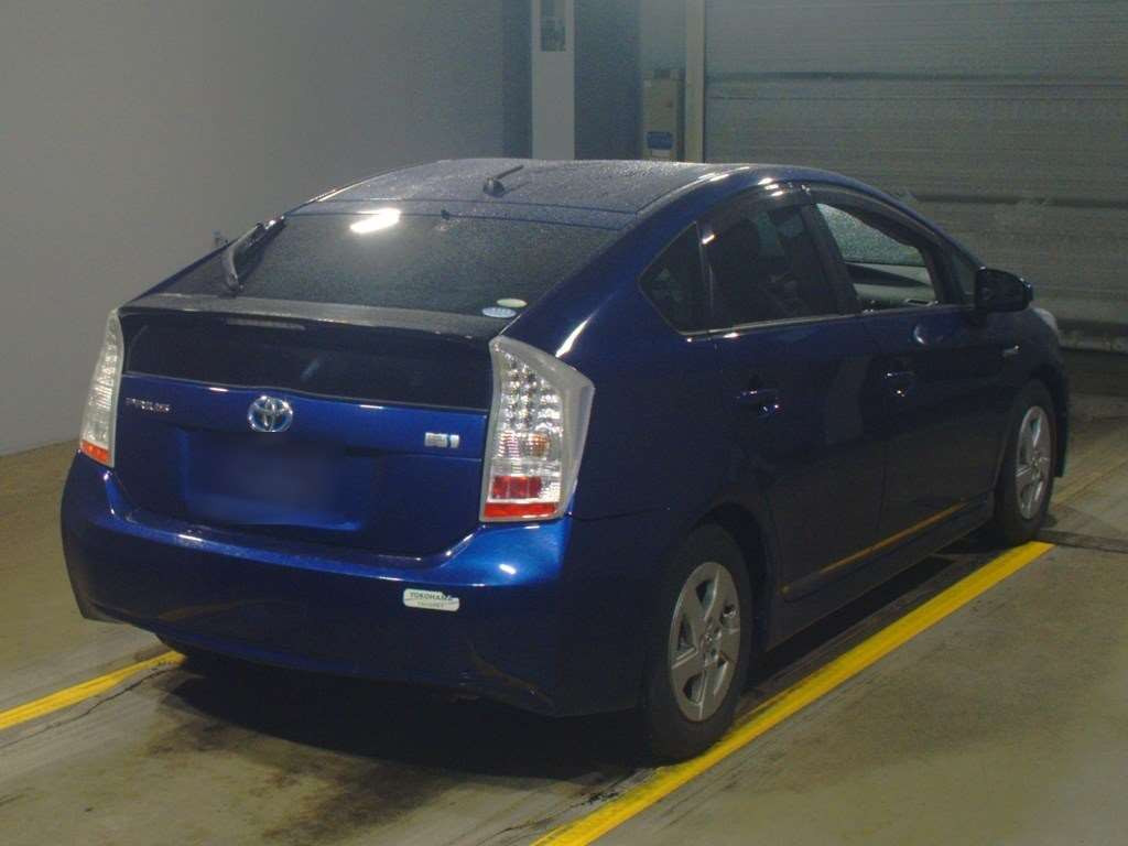 2010 Toyota Prius ZVW30[1]