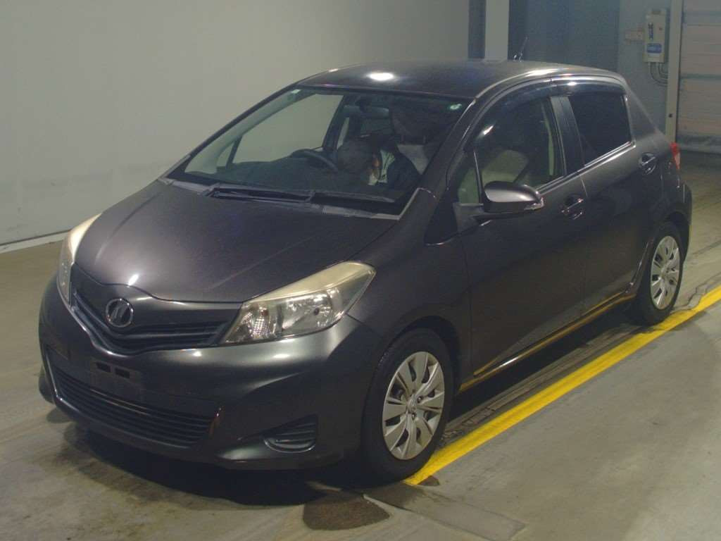 2013 Toyota Vitz NSP130[0]