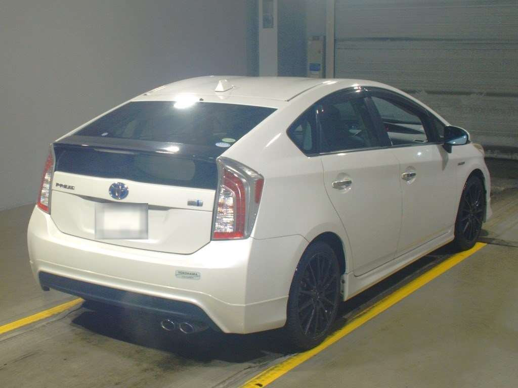 2013 Toyota Prius ZVW30[1]