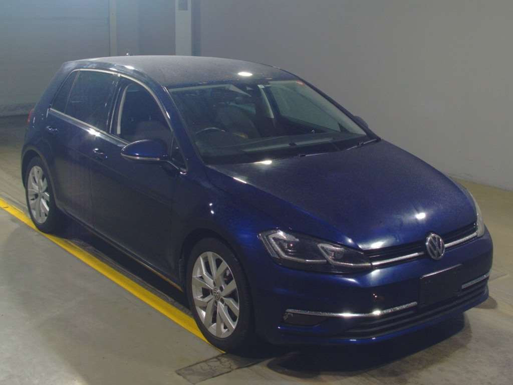 2017 Volkswagen Golf AUCPT[2]