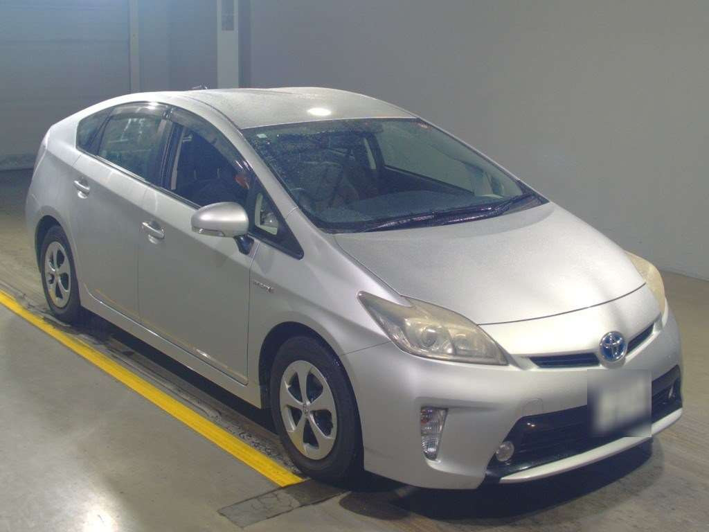 2012 Toyota Prius ZVW30[2]