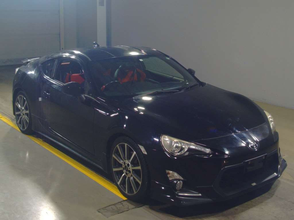 2016 Toyota 86 ZN6[2]