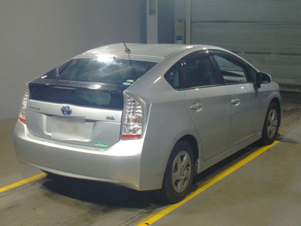 2010 Toyota Prius ZVW30[1]